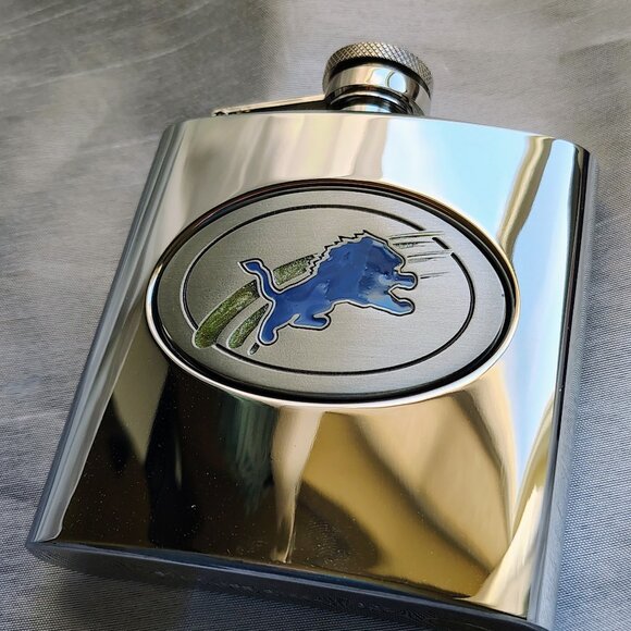 Detroit Lyons NFL Hip Flask - Picture 1 of 9